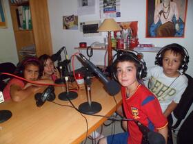 Elena, Nenes, Radio 012